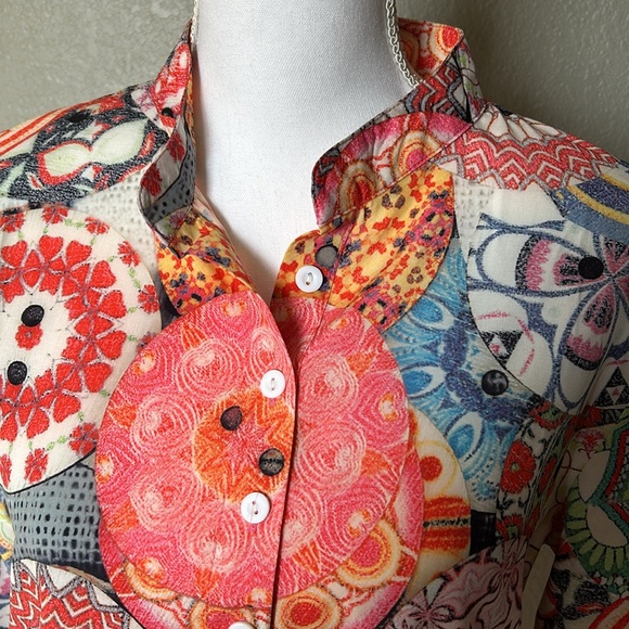 Women’s multi color printed blouse, size large - Picture 2 of 5